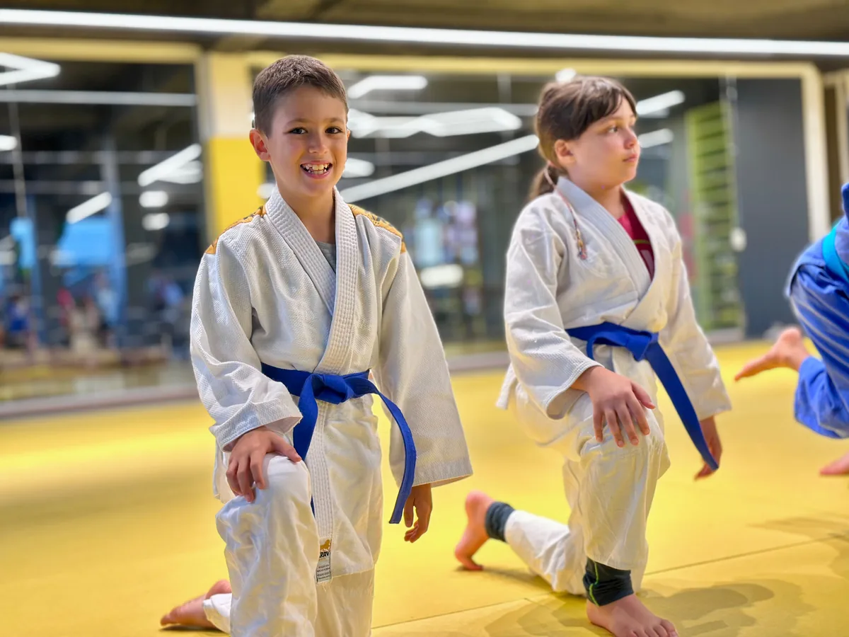 Alunos do GDV na aula de judô, uma das eletivas esportivas do colégio